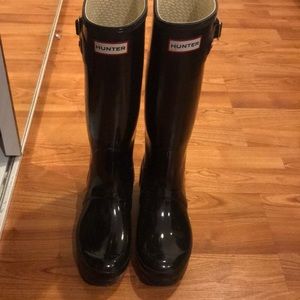 Black hunter boots with socks US6